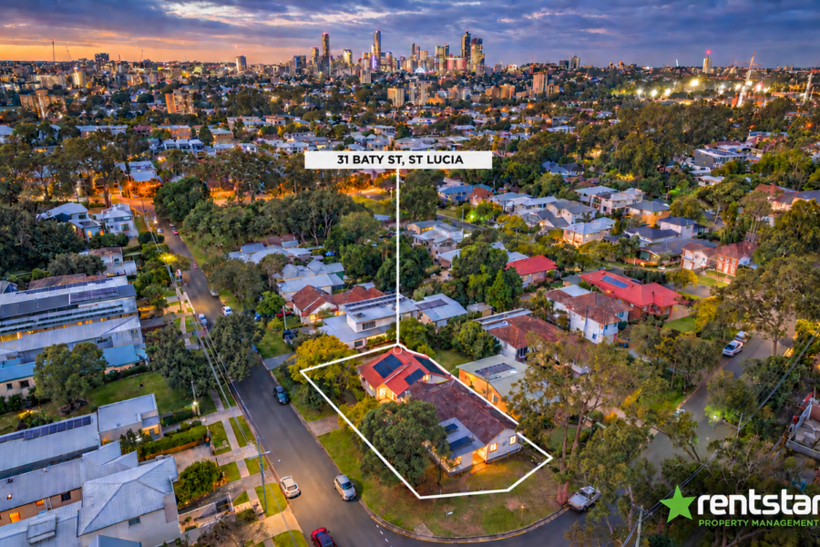31 Baty ST LUCIA , QLD 4067 AU