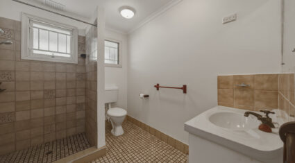 31 Baty ST LUCIA , QLD 4067 AU
