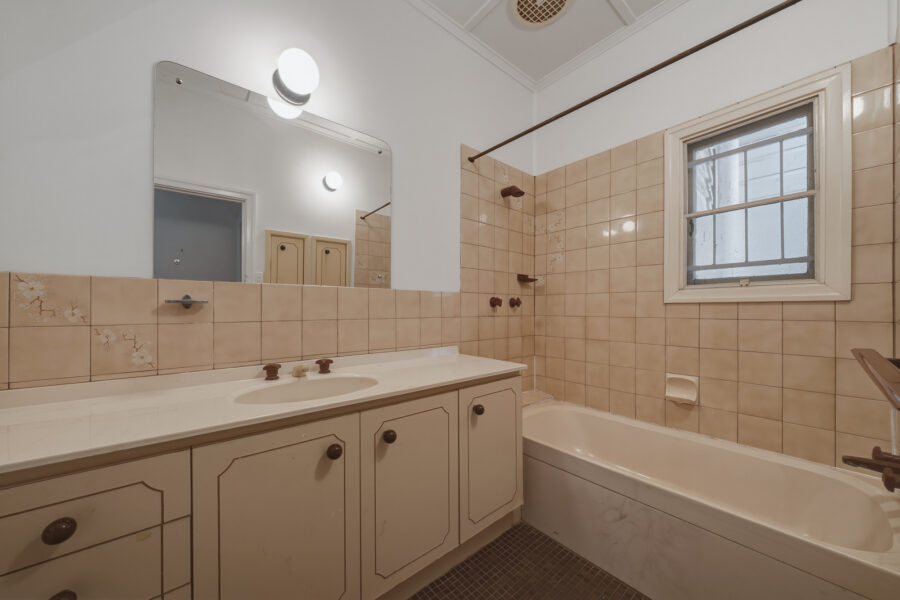 31 Baty ST LUCIA , QLD 4067 AU