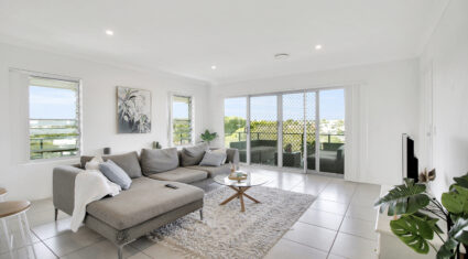 14/9 Bombery Street CANNON HILL , QLD 4170 AU