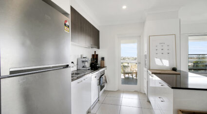 14/9 Bombery Street CANNON HILL , QLD 4170 AU
