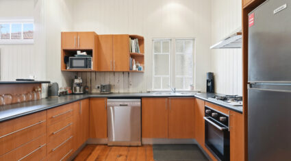 39 Lilley Rd BARDON , QLD 4065 AU