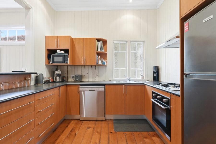 39 Lilley Rd BARDON , QLD 4065 AU
