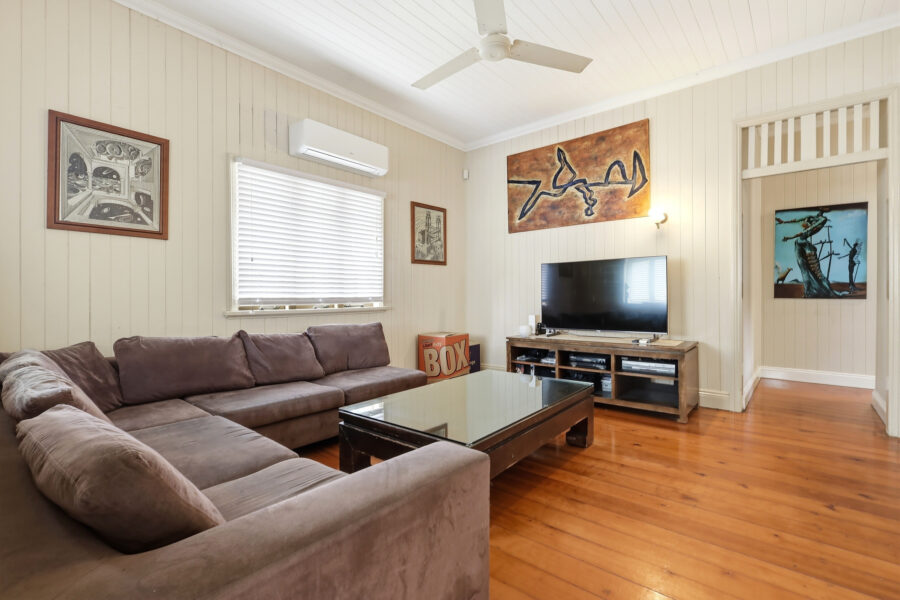 39 Lilley Rd BARDON , QLD 4065 AU