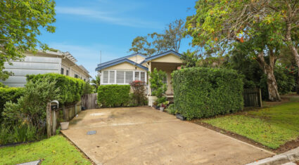 39 Lilley Rd BARDON , QLD 4065 AU