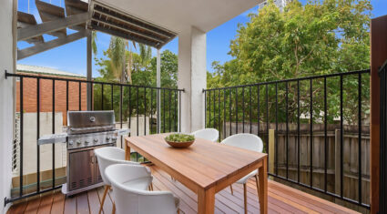 301A/7 Sheehan St MILTON , QLD 4064 AU