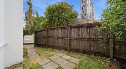 301A/7 Sheehan St MILTON , QLD 4064 AU