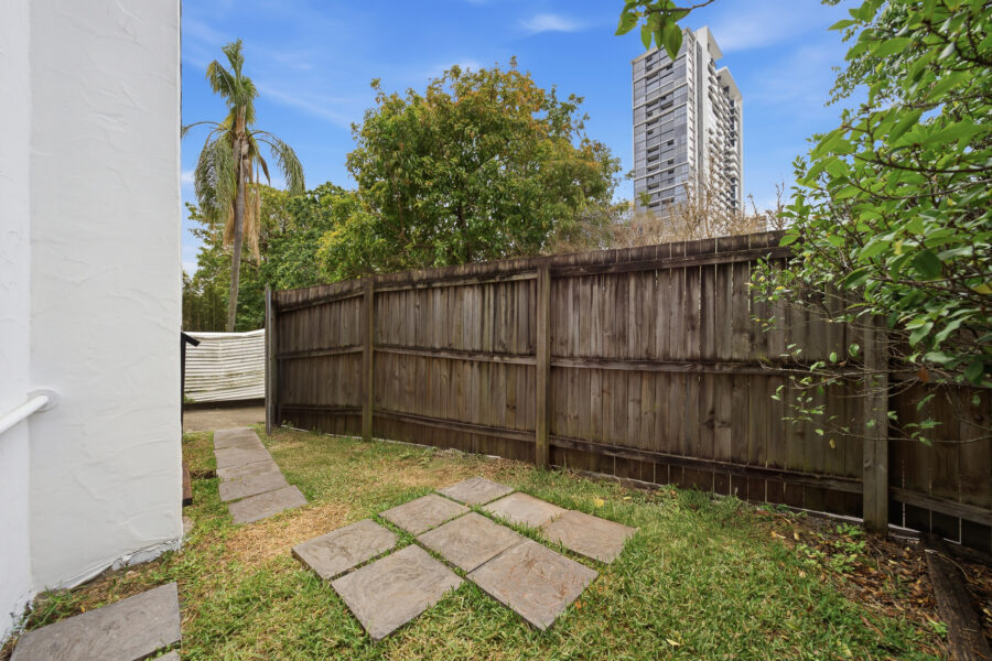 301A/7 Sheehan St MILTON , QLD 4064 AU