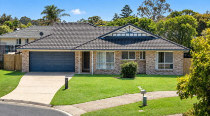 8 Hoddle Court ROTHWELL , QLD 4022 AU