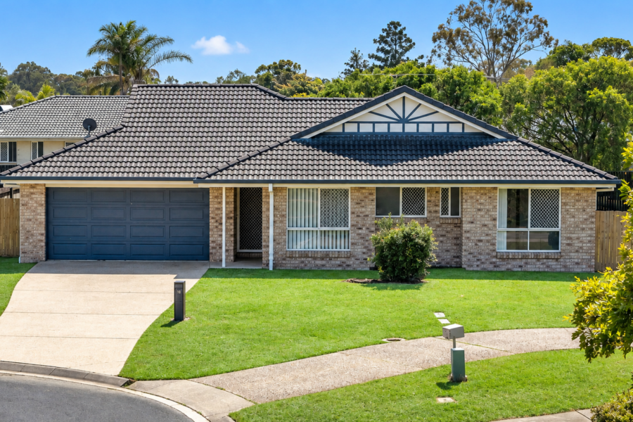 8 Hoddle Court ROTHWELL , QLD 4022 AU