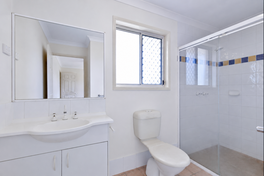 8 Hoddle Court ROTHWELL , QLD 4022 AU