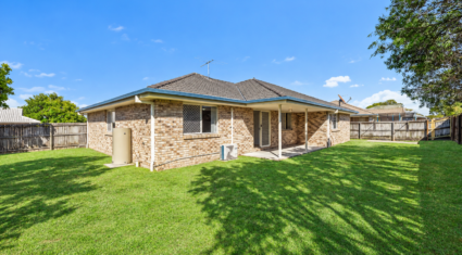 8 Hoddle Court ROTHWELL , QLD 4022 AU