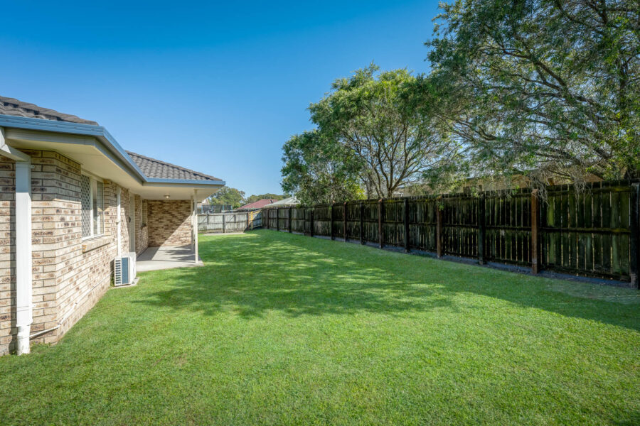8 Hoddle Court ROTHWELL , QLD 4022 AU