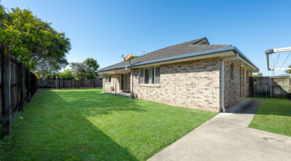 8 Hoddle Court ROTHWELL , QLD 4022 AU