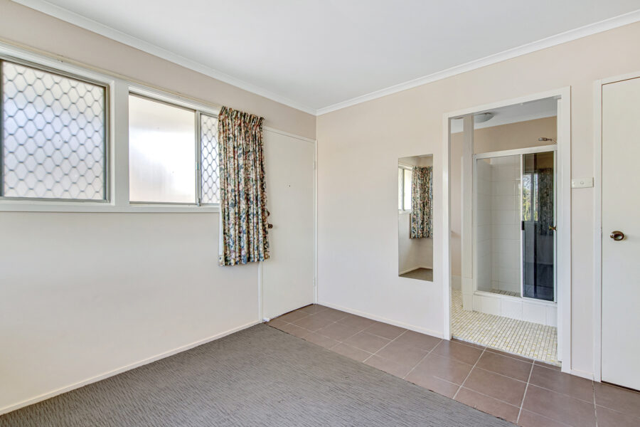 1/2 Upton Street NUNDAH , QLD 4012 AU