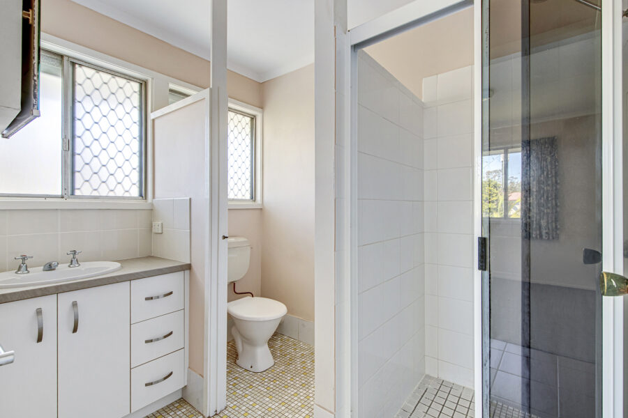 1/2 Upton Street NUNDAH , QLD 4012 AU