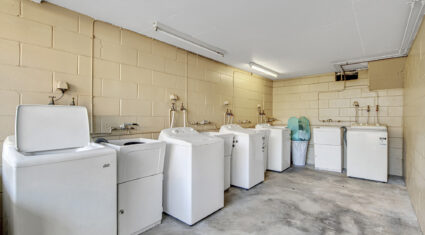 1/2 Upton Street NUNDAH , QLD 4012 AU