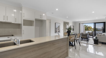 6/45 Hill Crescent CARINA HEIGHTS , QLD 4152 AU