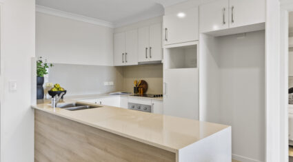 6/45 Hill Crescent CARINA HEIGHTS , QLD 4152 AU