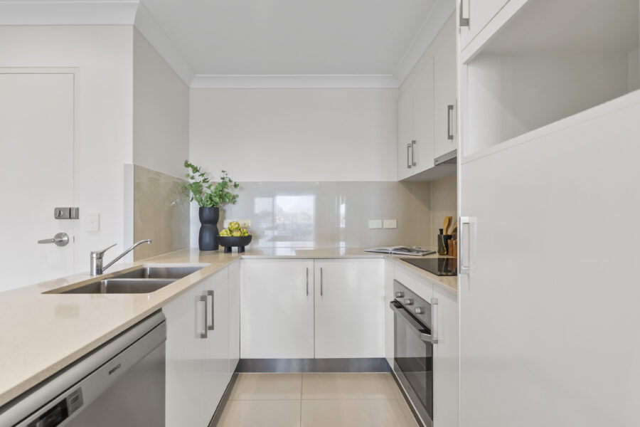 6/45 Hill Crescent CARINA HEIGHTS , QLD 4152 AU