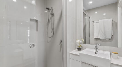 6/45 Hill Crescent CARINA HEIGHTS , QLD 4152 AU