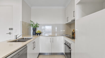 6/45 Hill Crescent CARINA HEIGHTS , QLD 4152 AU