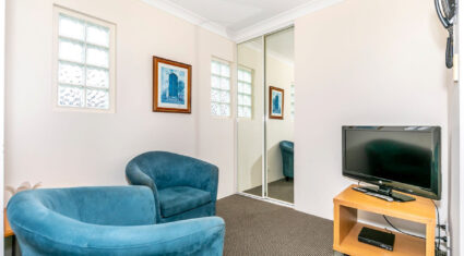 19 Sheehan Street MILTON , QLD 4064 AU
