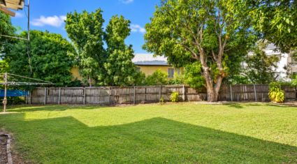 8 Stourbridge Street MOUNT GRAVATT , QLD 4122 AU